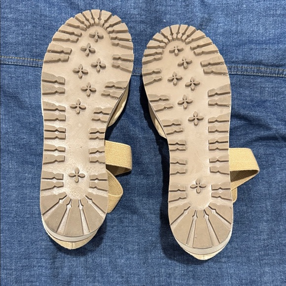 Hush Puppies Cream Wedge Shoes - Picture 3 of 5